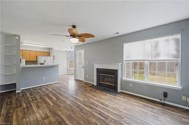 609 McLaw DR, Newport News, VA 23608