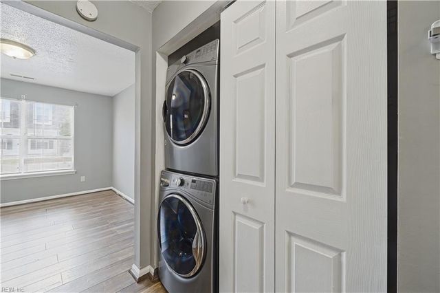 609 McLaw DR, Newport News, VA 23608