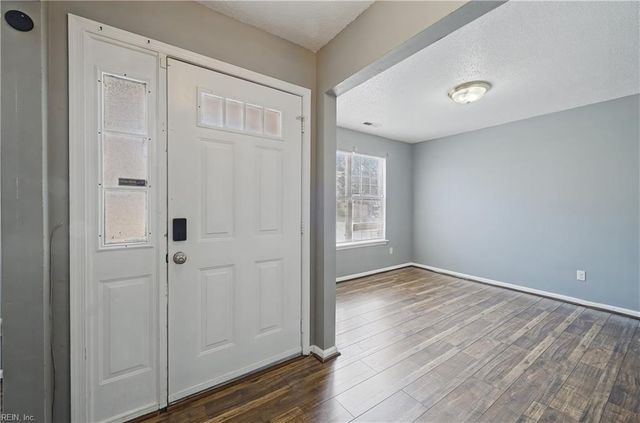 609 McLaw DR, Newport News, VA 23608