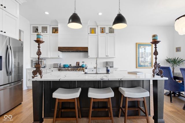 10590 Geist View Drive, Fishers, IN 46055