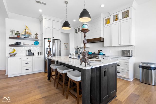 10590 Geist View Drive, Fishers, IN 46055