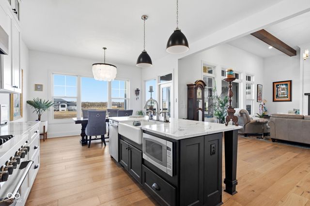 10590 Geist View Drive, Fishers, IN 46055