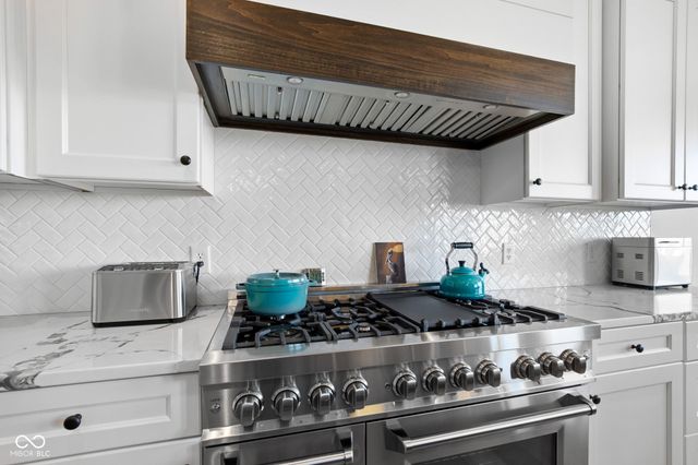 10590 Geist View Drive, Fishers, IN 46055