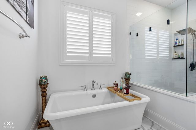 10590 Geist View Drive, Fishers, IN 46055