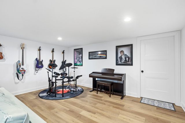 10590 Geist View Drive, Fishers, IN 46055