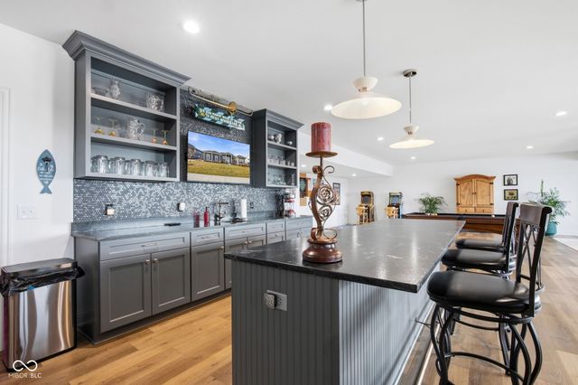 10590 Geist View Drive, Fishers, IN 46055