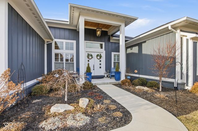 10590 Geist View Drive, Fishers, IN 46055