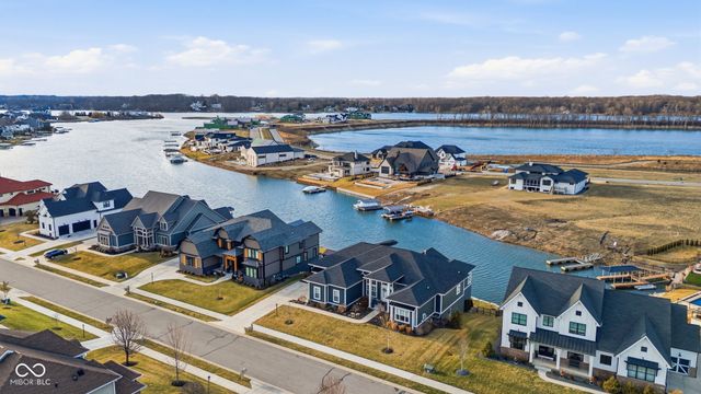 10590 Geist View Drive, Fishers, IN 46055
