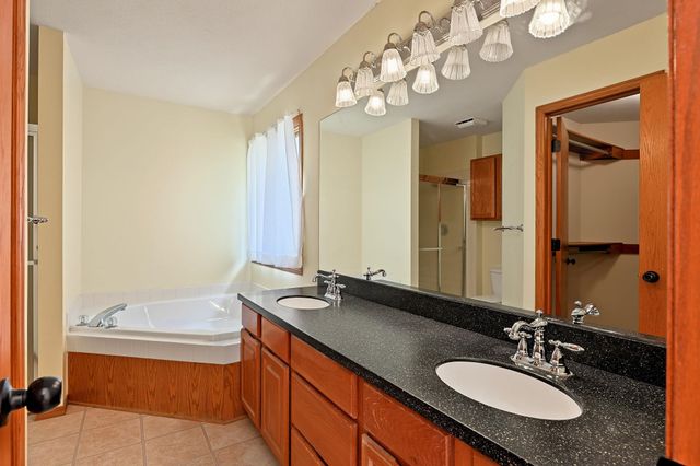 109 N Valley Stream, Derby, KS 67037