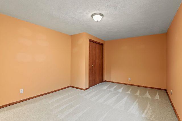 109 N Valley Stream, Derby, KS 67037