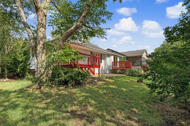 109 N Valley Stream, Derby, KS 67037