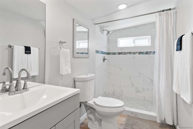 377 El Monte Rd, El Cajon, CA 92020