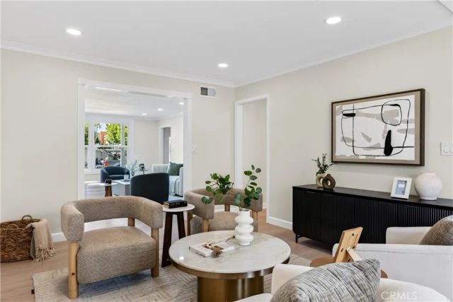 1524 E Briardale, Orange, CA 92865