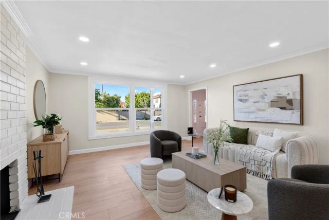 1524 E Briardale, Orange, CA 92865