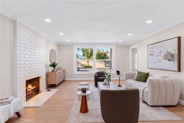1524 E Briardale, Orange, CA 92865