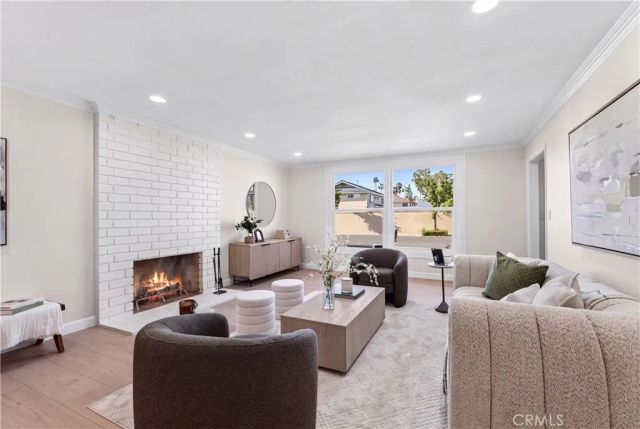 1524 E Briardale, Orange, CA 92865