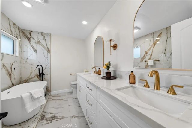 1524 E Briardale, Orange, CA 92865