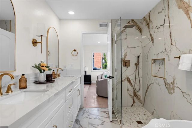 1524 E Briardale, Orange, CA 92865