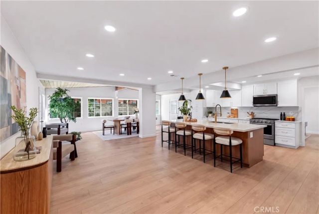 1524 E Briardale, Orange, CA 92865