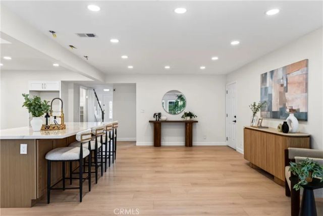 1524 E Briardale, Orange, CA 92865