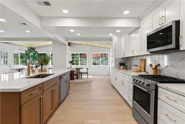 1524 E Briardale, Orange, CA 92865