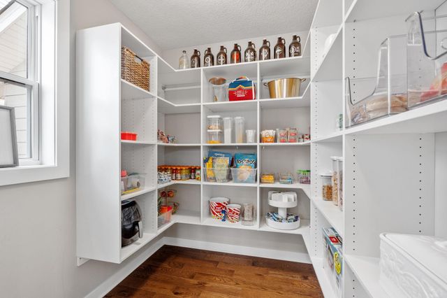 9966 Arrowwood Trail, Woodbury, MN 55129