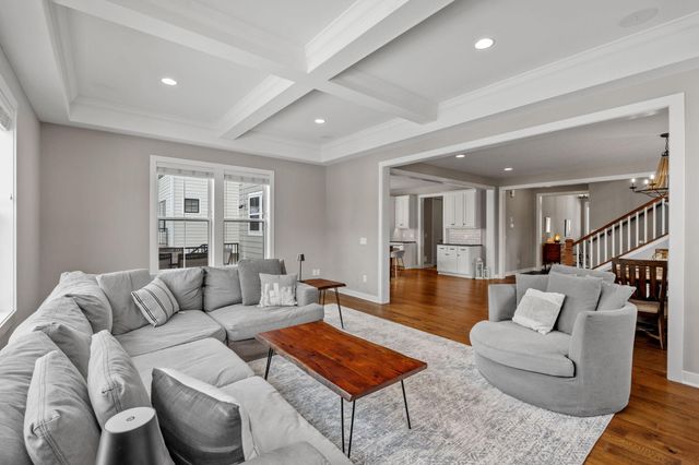 9966 Arrowwood Trail, Woodbury, MN 55129