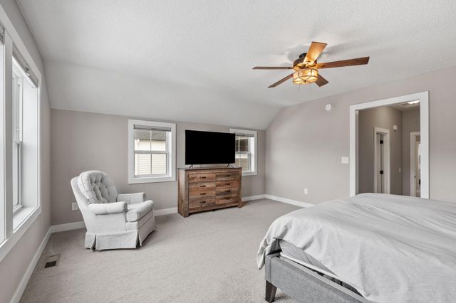 9966 Arrowwood Trail, Woodbury, MN 55129