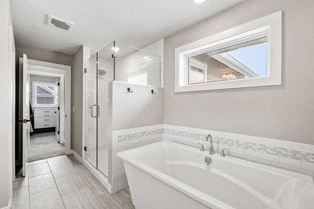 9966 Arrowwood Trail, Woodbury, MN 55129