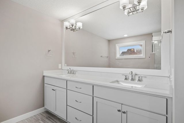 9966 Arrowwood Trail, Woodbury, MN 55129