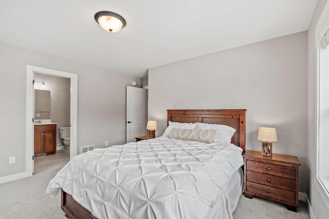 9966 Arrowwood Trail, Woodbury, MN 55129