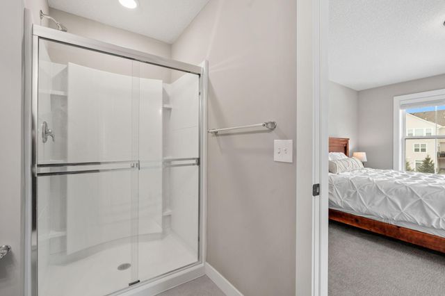 9966 Arrowwood Trail, Woodbury, MN 55129