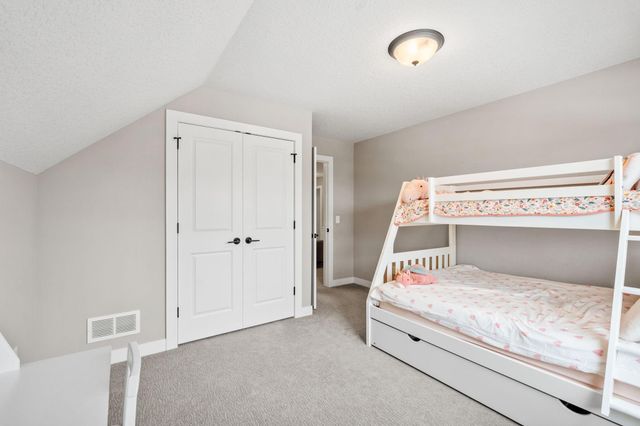 9966 Arrowwood Trail, Woodbury, MN 55129