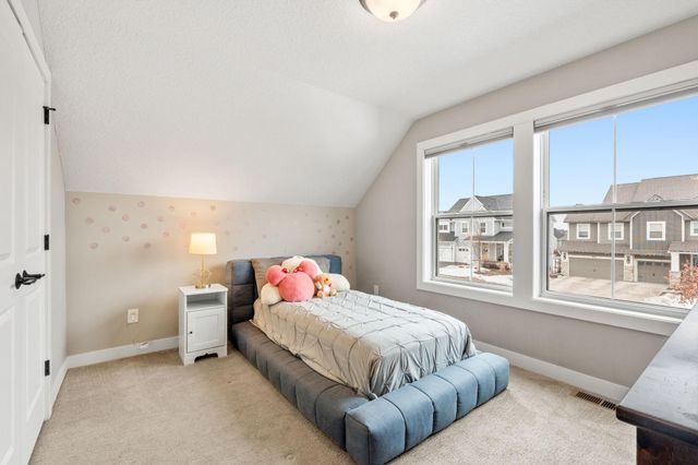 9966 Arrowwood Trail, Woodbury, MN 55129