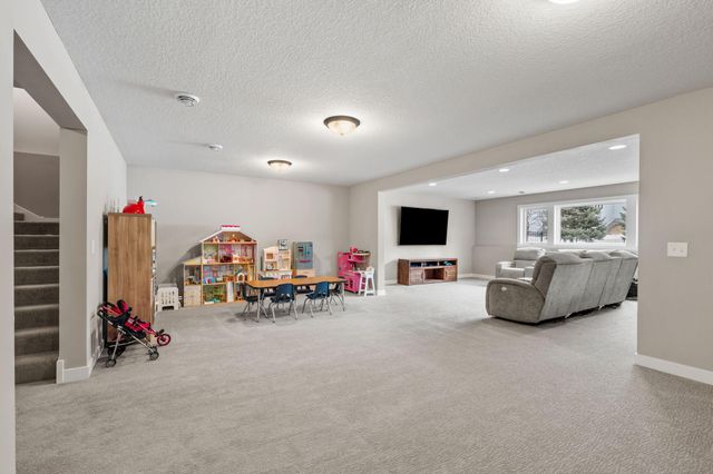 9966 Arrowwood Trail, Woodbury, MN 55129