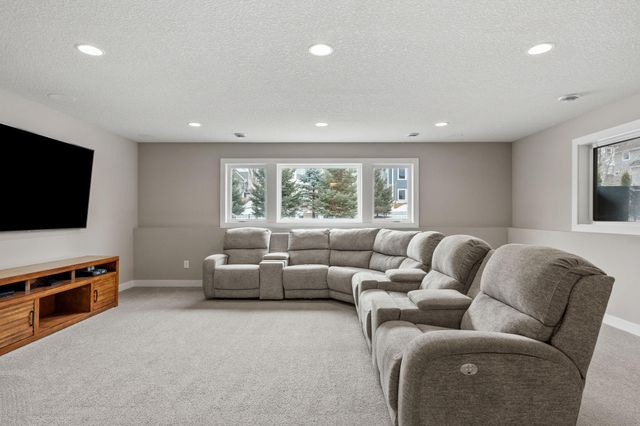 9966 Arrowwood Trail, Woodbury, MN 55129