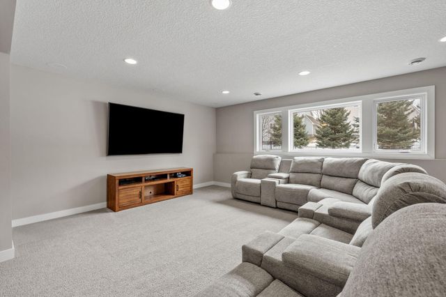 9966 Arrowwood Trail, Woodbury, MN 55129