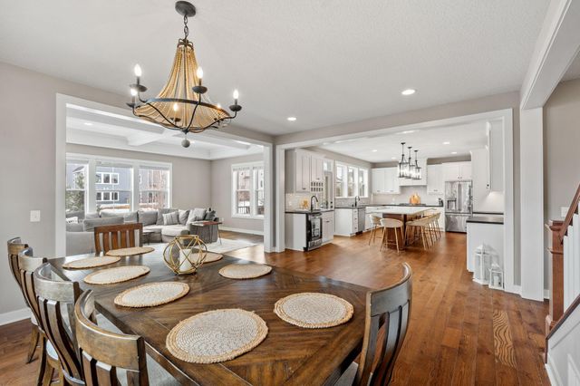 9966 Arrowwood Trail, Woodbury, MN 55129