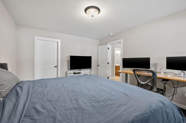 9966 Arrowwood Trail, Woodbury, MN 55129