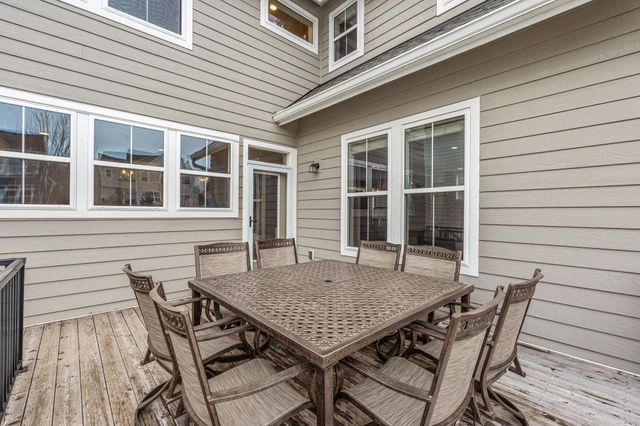 9966 Arrowwood Trail, Woodbury, MN 55129