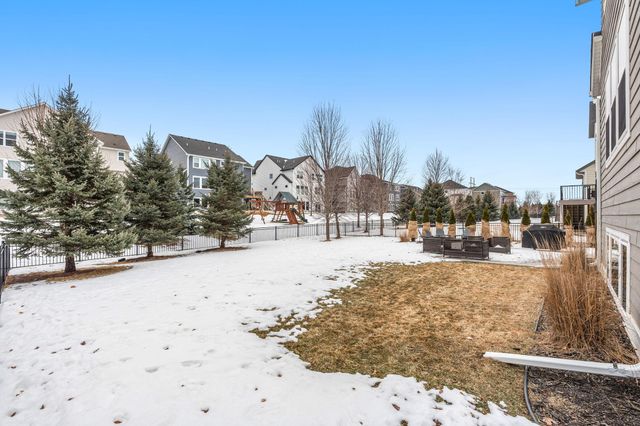 9966 Arrowwood Trail, Woodbury, MN 55129