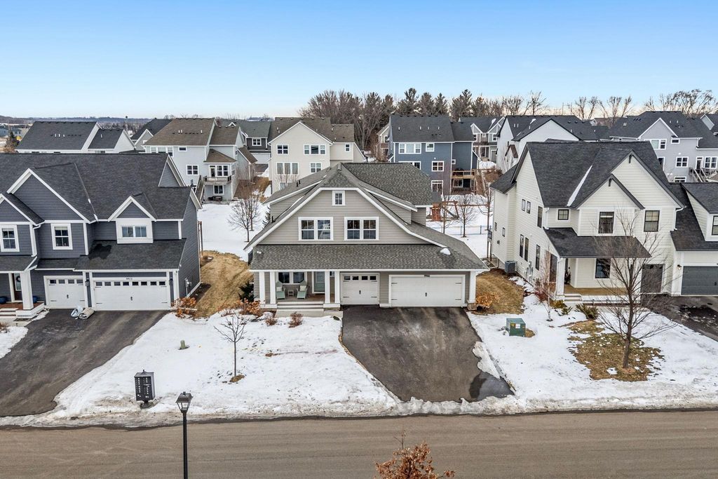 9966 Arrowwood Trail, Woodbury, MN 55129