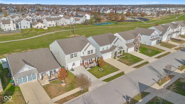 2402 Creekland Drive, Columbus, IN 47201