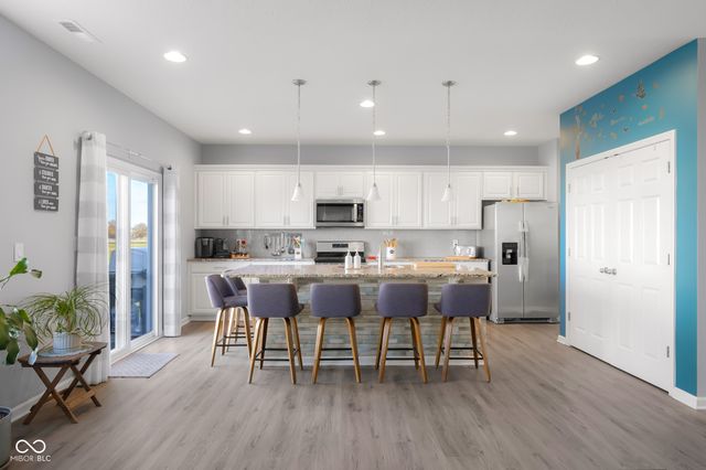 2402 Creekland Drive, Columbus, IN 47201