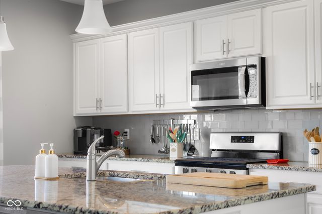 2402 Creekland Drive, Columbus, IN 47201