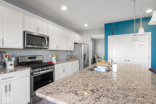 2402 Creekland Drive, Columbus, IN 47201