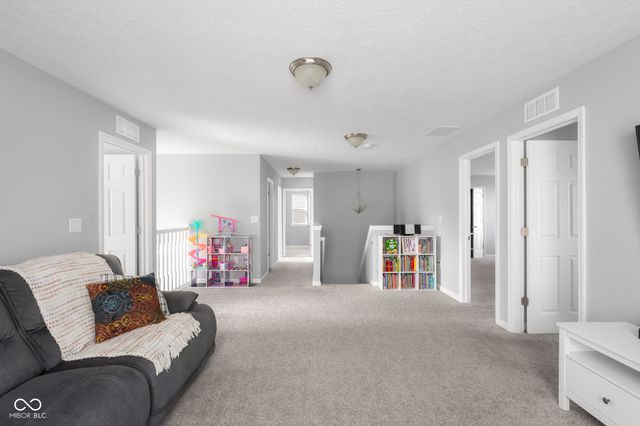 2402 Creekland Drive, Columbus, IN 47201