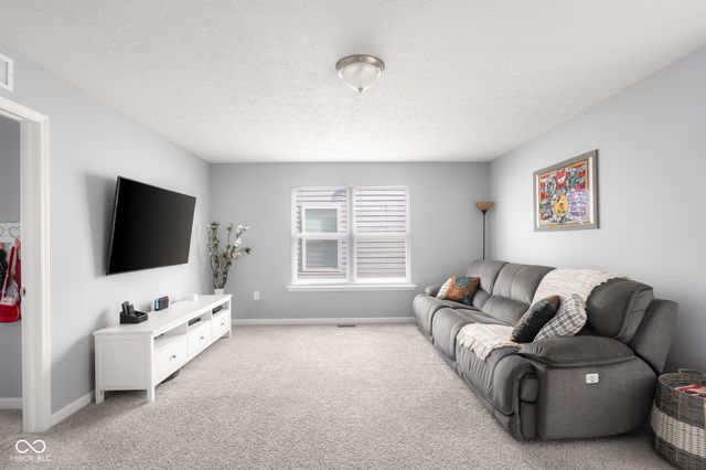 2402 Creekland Drive, Columbus, IN 47201