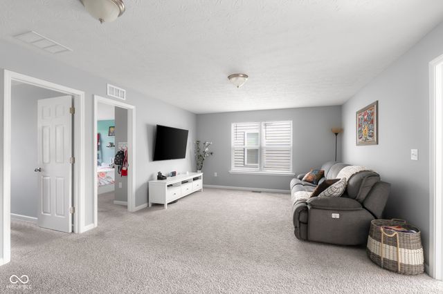 2402 Creekland Drive, Columbus, IN 47201