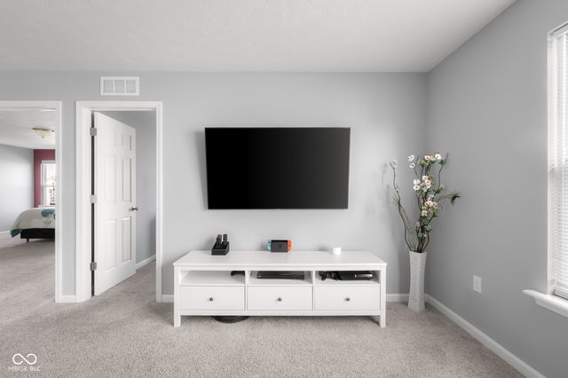 2402 Creekland Drive, Columbus, IN 47201